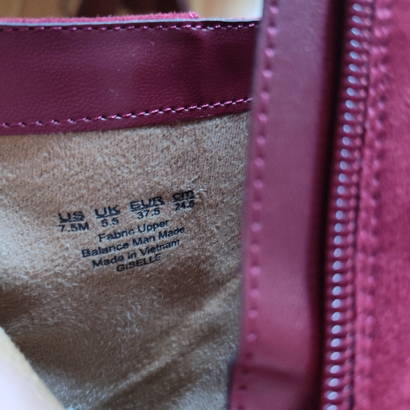 Naturalizer Giselle pointed toe heeled bootie in red - Picture 5 of 6